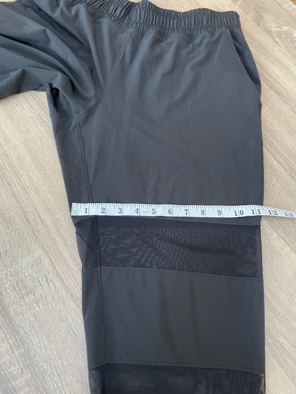 LULULEMON Black Mesh Panel Thin Track Pants. - Picture 9 of 11